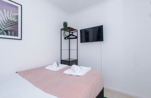 2Bed Bungalow, Free Netflix, Prime, Disney, WiFi, Private Parking - Foto 12