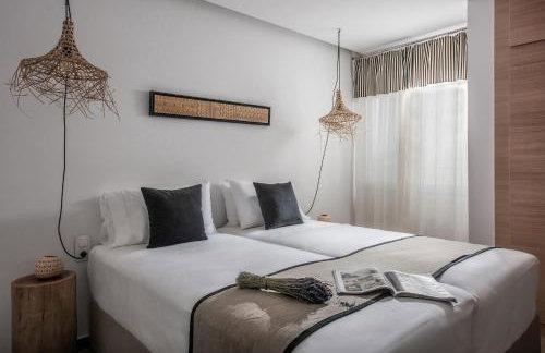 Khroma Luxury Suite 2 Beach front apartment - Photo 7