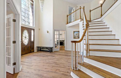 Entire Saunderstown Home with Pool - Foto 1