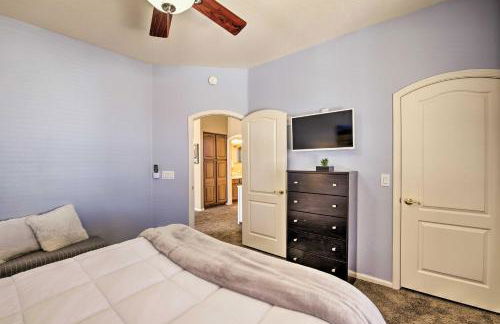 Family Gem in Phoenix with Saltwater Pool and Theater - Foto 32