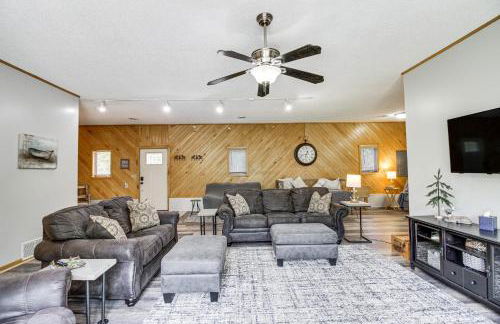 Quiet Lakefront Grand Rapids Cabin on 5 Acres - Foto 6