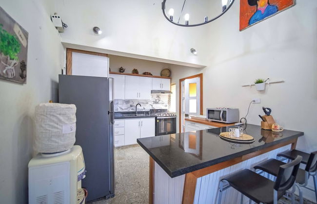 Colonial 2BR Apartment 2mins Walk to Beach! - Foto 5