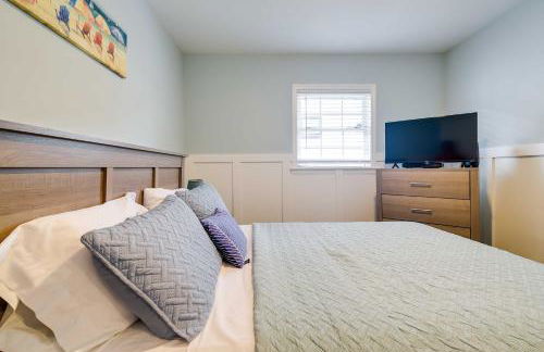 Walk to Atlantic Beach Family Gem with Fenced Yard - Foto 22