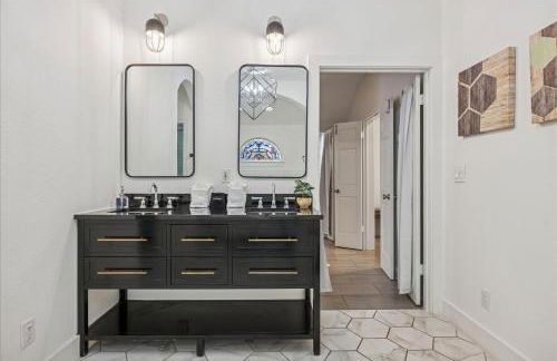 1930s Austin Charming Home and Hot Tub Near South Congress - Photo 6