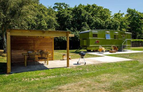 The Showman's Carriage w King Bed close to beach - Foto 20