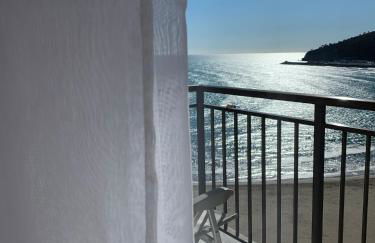 Apartamento en primerísima línea de playa con espectaculares vistas Netflix, Prime y Disney - Photo 17