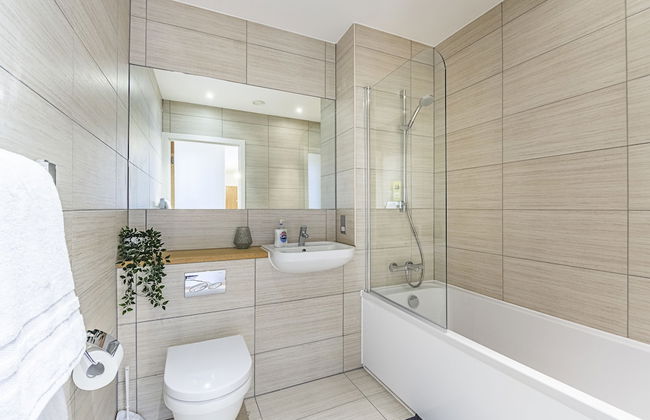 Stunning Brand New Westminster Apartment - Photo 32