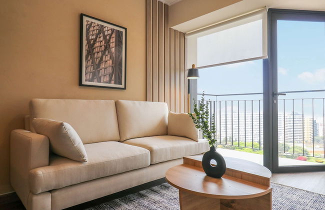 w Grandiose 1BR w Great Balcony in Miraflores - Foto 1