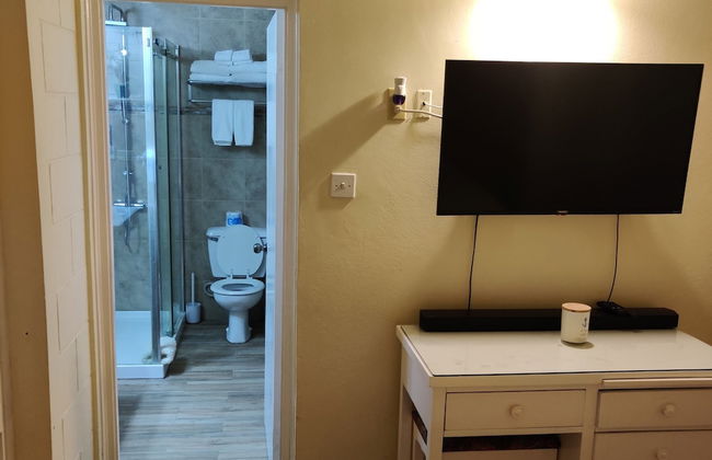 Fisherman's Point Ocean View Hotel - Photo 12