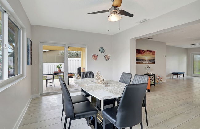 Waterfront Villa Private Pool! - Foto 25