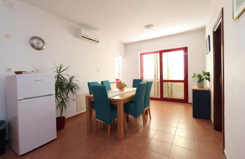 Apartment C.S. with the pool - Photo 15