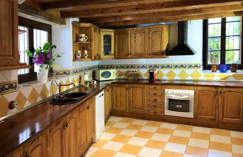 Spacious villa in Can Trabal with private pool and jacuzzi 980 m² - Foto 26