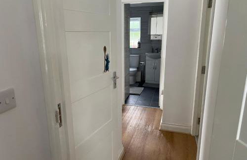 Slough - Sleeps 3 - Petfriendly - Riverside - Bay - Photo 29