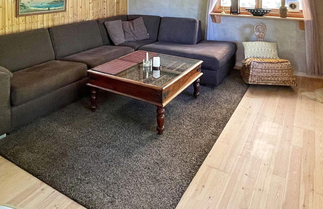 Bright Holiday House by the Lake - Photo 8