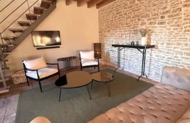 Au 8 à Meursault, Magnifique maison Bourguignonne au pied des vignes, jardin, places de parking privée - Foto 4