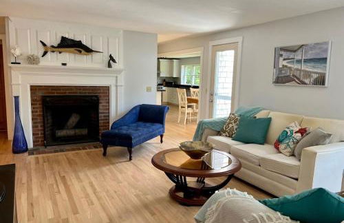 Perfect location! Minutes to beaches! Beach pass! - Foto 8