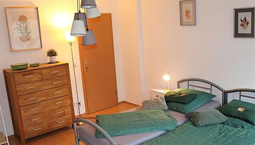 Sei hier Gast - Gesindehaus Ferienwohnung Apartment Warmsdorf - Foto 2