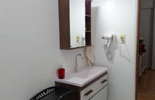 Cond Renata IV - Apto 02 dorm - 150mts Praia com Wi-fi 500Gb gratuito - Foto 56