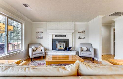 8 Mi to Jacksonville Oregon Getaway with Deck! - Foto 5