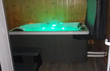 Ben Nevis Manor Lodge & Indoor Private Hot-Tub - Photo 7