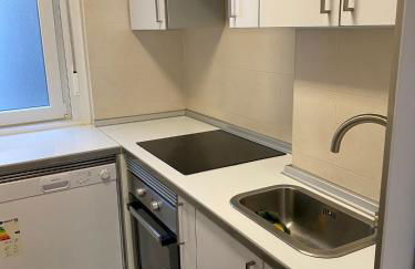 piso estacion de tren -bus soleado - Foto 7