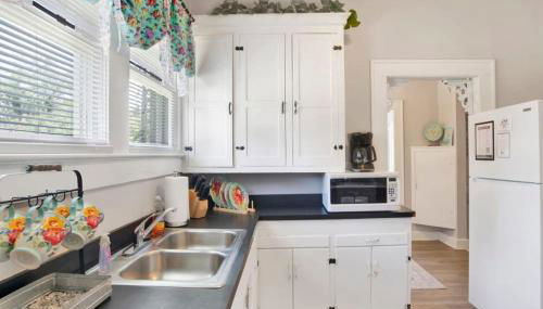 Charming Midtown Apt - Hannon Hideaway Unit C - Photo 3