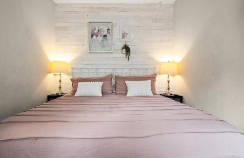 Spring Bungalow - A cozy getaway in downtown Hot Springs! - Foto 16