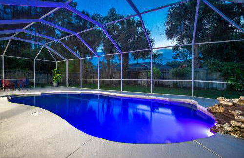 Salty Heated Pool Escape - Nearby Beach - Photo 1