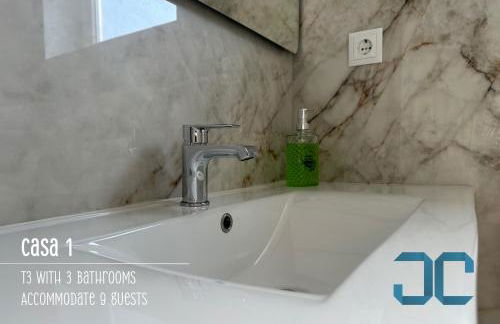 Arada Property - 4 Houses in 1 Private Property, Free Parking and Hot Tub - Foto 22