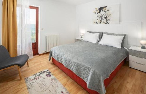 Lovely Home In Tinjan - Photo 41