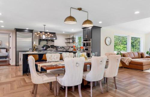 Modern Mountain View Getaway w Huge Outdoor Space - Foto 20