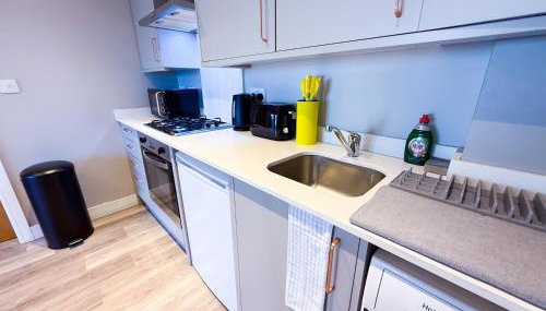 INACTIVE The A 1 Bedroom Apartment by AltoLuxoExperience Short Lets & Serviced Accommodation with Parking & Wifi - Foto 2