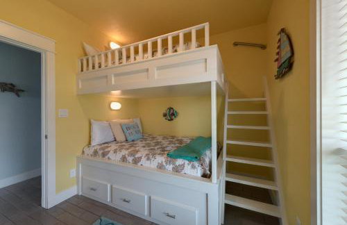 Nautibeach Views from Multiple Decks, Sleeps 14 - Foto 21