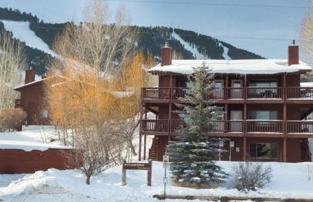 2502 Pitchfork - Photo 2