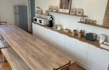 Maison familiale, 13 lits, 3 SDB, parking gratuit, jardin, terrasse - Foto 3