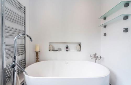 Luxurious Flat with Large Private Terrace - Pass the Keys - Foto 34