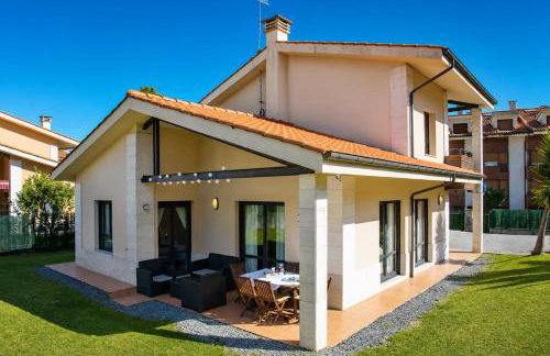 Villa Playa de Barro con jardín - Llanes - Photo 1