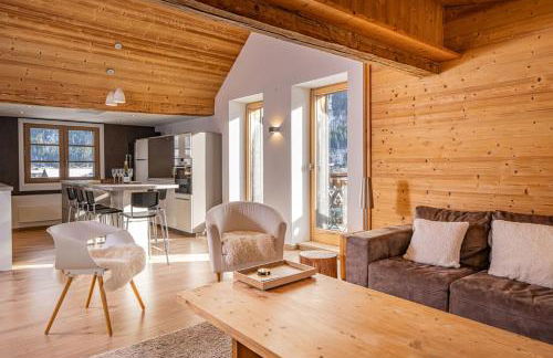 Toits des Pècles Top-Floor Alpine Apartment with Stunning Mont-Blanc View - Photo 3