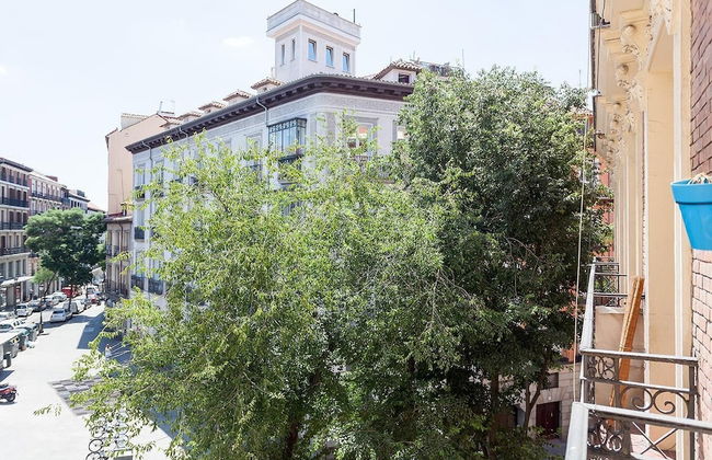 Stunning Urban Apt. Historic District - Sol - Photo 23