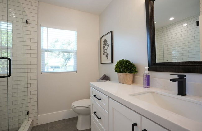 Beautiful Home with 4 bedroom, 2 bathrooms-full amenities - Foto 72