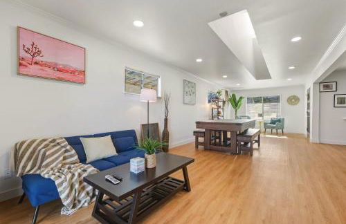 Spacious 4BR House Free Parking w Backyard BBQ - Foto 3