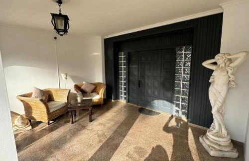 Large Villa in Maspalomas with Huge Private Pool, Jacuzzi & Gym - Foto 23