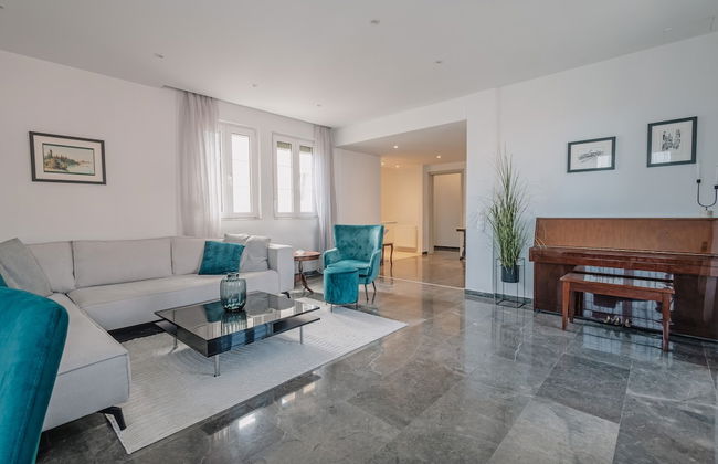 Old Fortress View Roof Top Apartment by Konnect - Foto 9