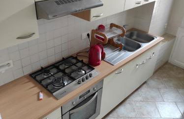 Pretty and quiet top floor 2 bedroom flat in the port area of Nice - Photo 10