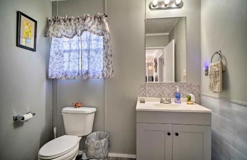 Bring Your Pets! Midway Abode with Yard and Fire Pit - Foto 15