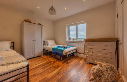 Charming Cottage Stunning Views - Pass the Keys - Foto 17