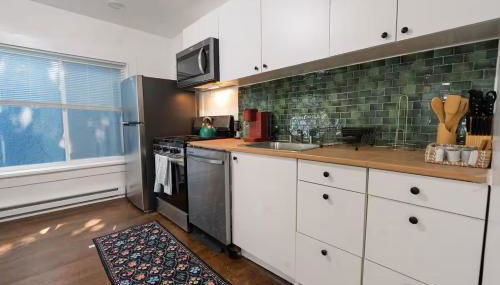 Modern 2-Bedroom House with Free Parking and Convenient Location - Foto 5, stove, dishwasher