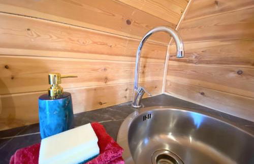 Pond View Pod 1 with Outdoor Hot Tub - Fife - Loch Leven - Lomond Hills - Photo 7