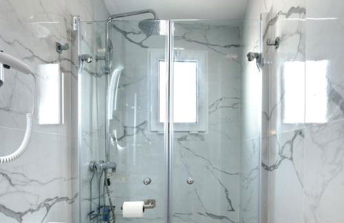 Top Floor 2 Bedroom Apartment with Terrace - Foto 8