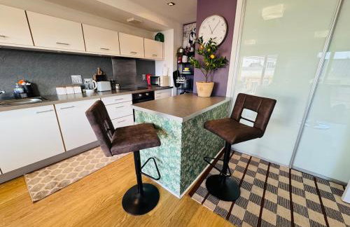 #12 Stylish Canalside Loft with Parking - Foto 31